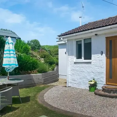 Chlobo Cottage