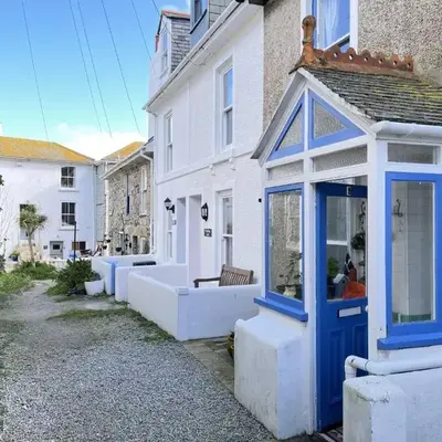 Sea Pebble a characterful fisherman cottage