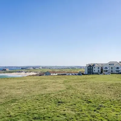 8 Spinnakers in Fistral