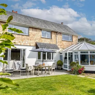 Blue Haze - Family accommodation with private beach access
