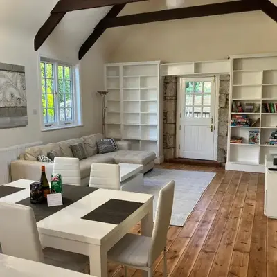 Lovely cottage in Penryn centre with parking