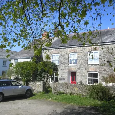 Cottage On The Square