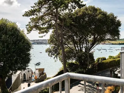 a view of the water from a balcony at 6 Slipway in Padstow