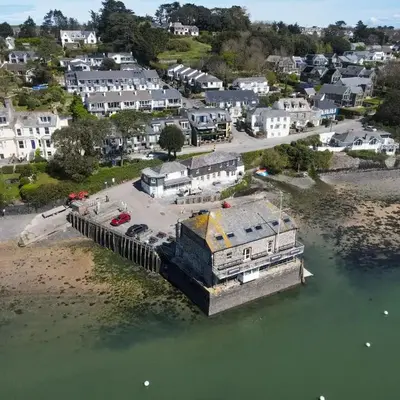 11 Slipway