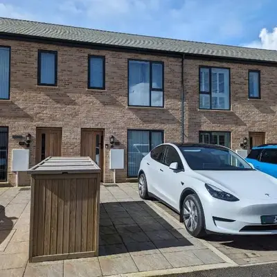 Hayle - 2 bedrooms house with EV parking
