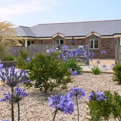 Elm Cottage Delightful 2 bed accessible holiday cottage