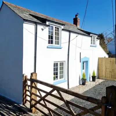 North Cornwall 2-Bed Detached Period Cottage With Parking