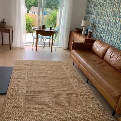 2 Bed-Sleeps 4-Parking-Pets-10 min walk to Beach