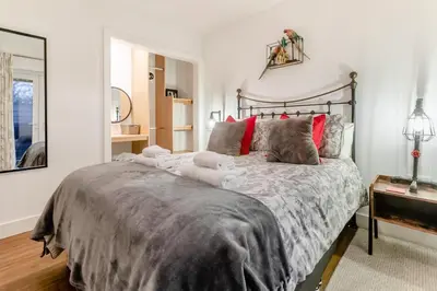 a bedroom with a bed with stuffed animals on it at 3 Bed in Carbis Bay oc-p33004 in Carbis Bay