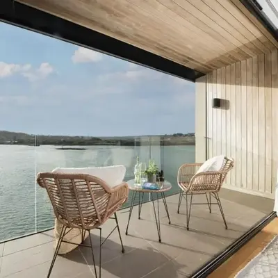 10 Cannery Row - Stunning Views - Pet Welcome - Free WiFi & Parking