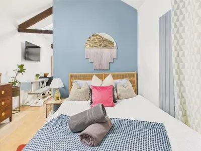 Gallery image of Stylish Central Studio with Parking in Falmouth