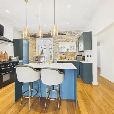 Beautiful Georgian Apartment | Near Falmouth Town Centre | Walk to Shops + Pubs & Restaurants