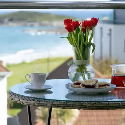 Stunning sea-view apartment close to Fistral Beach