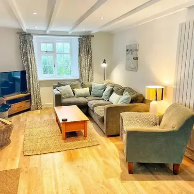 Cornwall Coastal Cottage - Beautiful & Stunning