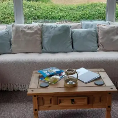 1 Bed Caravan Sleeps 2 -Dog Welcome -Free Parking