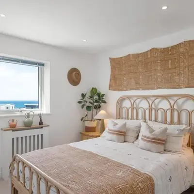 Boho-Chic Apartment with Sea Views & Parking