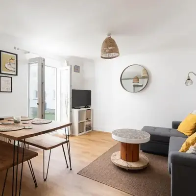 Stylish Apartment Garden with Beautiful Sea Views