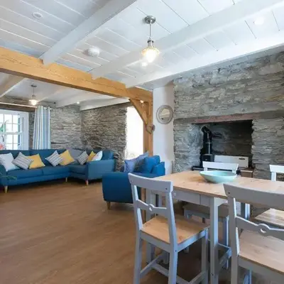 Homely Cottage with Sun Terrace Short Walk to Beach