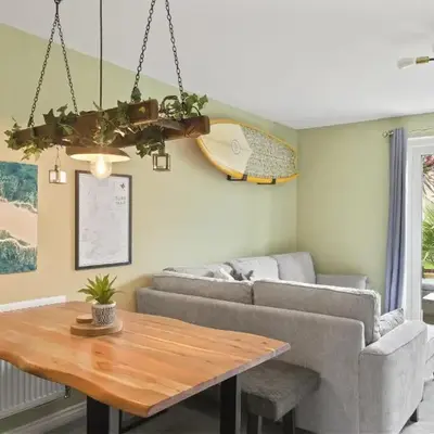Stylish Home with Private Parking & Garden