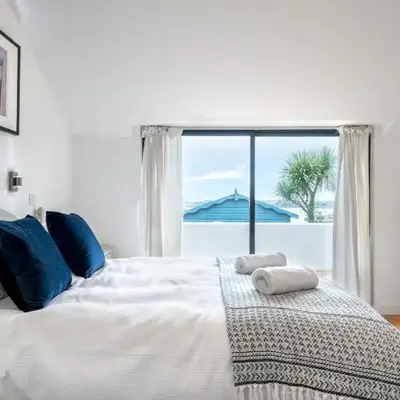 Bright Flat with Estuary Views & Parking Falmouth