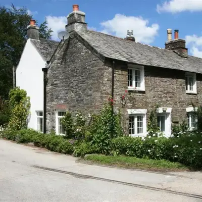 Hollyhocks Cottage surrounded by beautiful Cornish countryside.