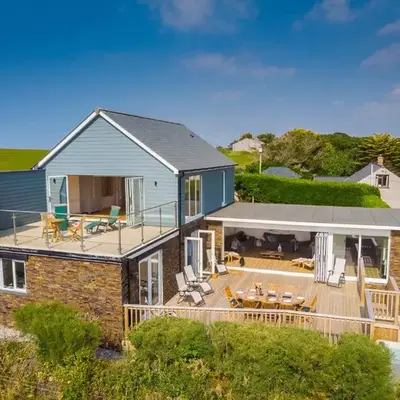 Cornwall Holiday Home with Hot Tub & Sea views