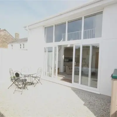Crysawna Newquay close to the beach amenities