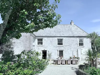 Gallery image of Jacobean Farmhouse, sleep 10 guests, pet friendly in Saint Mawes