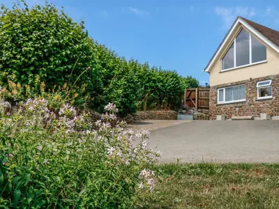 a house with a driveway in front of it at Treview in Launceston