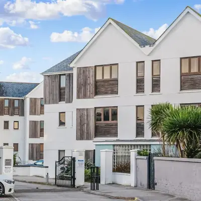 50 Bredon Court