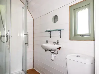 a bathroom with a sink and a toilet at The Lamb Shack in Bodmin