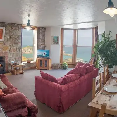 Huers Watch Beautiful Apartment with Panoramic Views over St Ives Bay and private parking