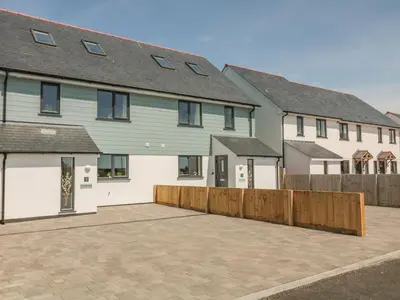 an image of a house with a driveway at Ocean Breeze in Marazion