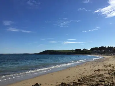 a view of the beach from the shoreline at No.10 Falmouth - 2 minutes walk to the beach in Falmouth