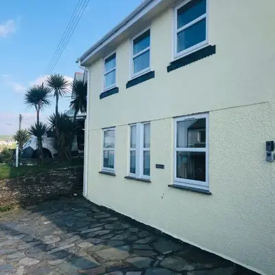 Bay House Lundy Port Isaac Apartment with Sea Views & Parking