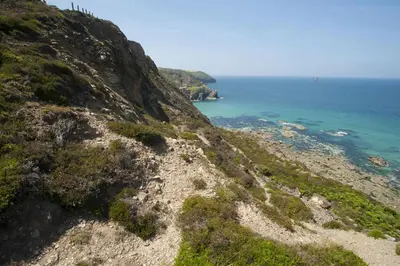 a view of the ocean from the side of a mountain at Triskel in St. Agnes