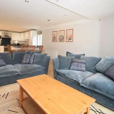 BEACHSIDE SPACIOUS apartment