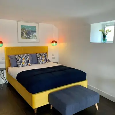 Modern studio apartment with stunning views!