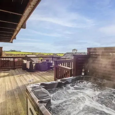 Lodge 40 - Resort & Spa & Hot Tub & Free Wi-Fi