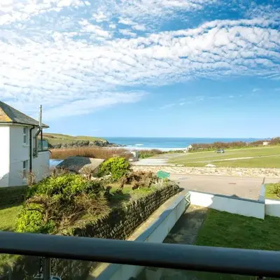 Apartment by the beach