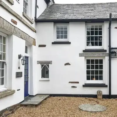 The Cornish Peak Beautiful Apartment In Grade 2 Listed Building In Cornwall By STAE-Homes