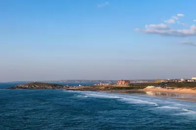 a view of the shoreline of a beach at The Shore in Mawgan Porth