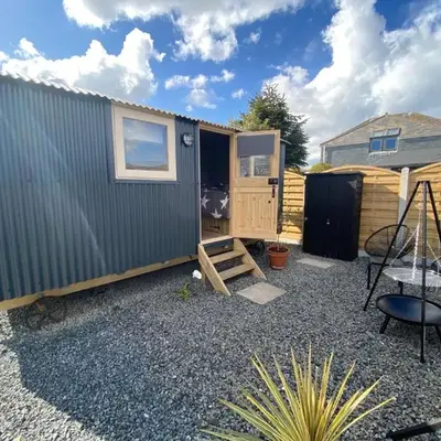 Stargazy Shepherds Hut