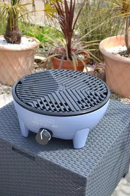 a grill sitting on top of a table at Pebbles - A relaxing King Studio in St Ives