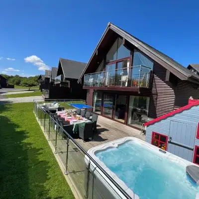 Lodge 27 - Resort & Spa - Parking - Private Hot Tub