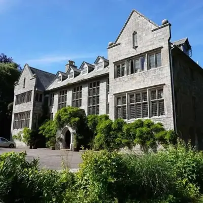 Hengar Manor Apartments