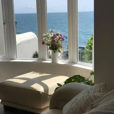 Cliff House - a stunning sea view 2 bed apartment in Porthleven
