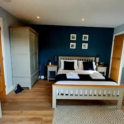 Stylish coastal retreat in St Ives with parking