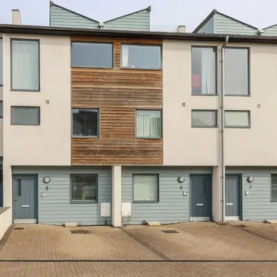 5 Quay Court