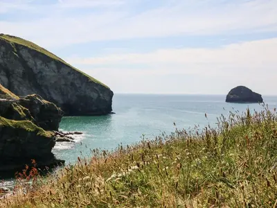 a view of the ocean from the cliffs at 4 Trerammet Crescent in Tintagel
